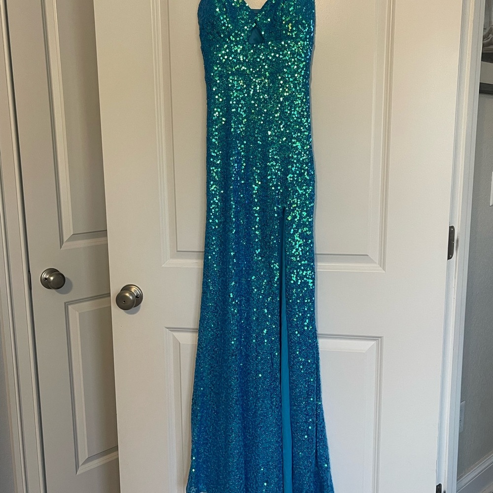 Elegant Teal Sequin Prom Dress